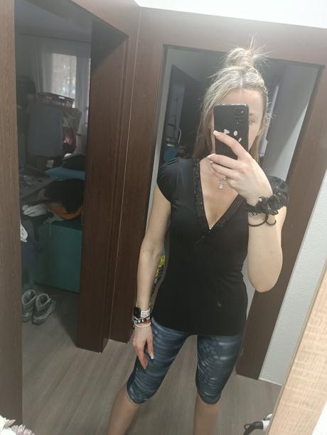 Tričko s výstrihom veľ. m, m