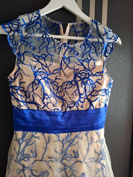 Dlhé spoločenské šaty s, s