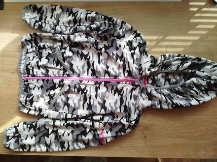 Mikina, authority,134