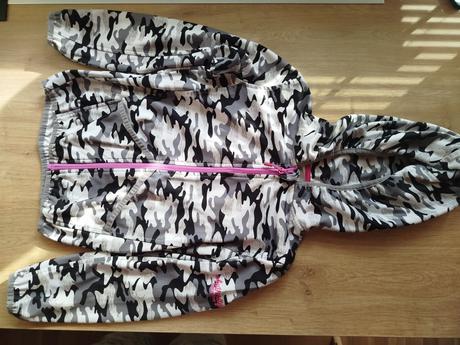 Mikina, authority,134