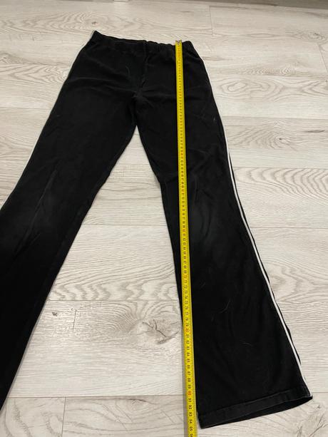 Tepláky s pásikmi po stranách, tu,158