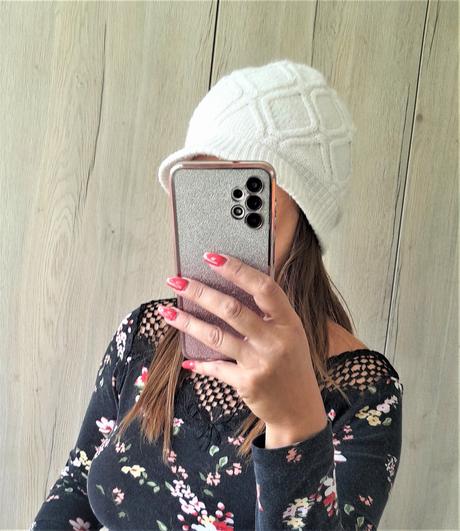 Dámska zimná čiapka,