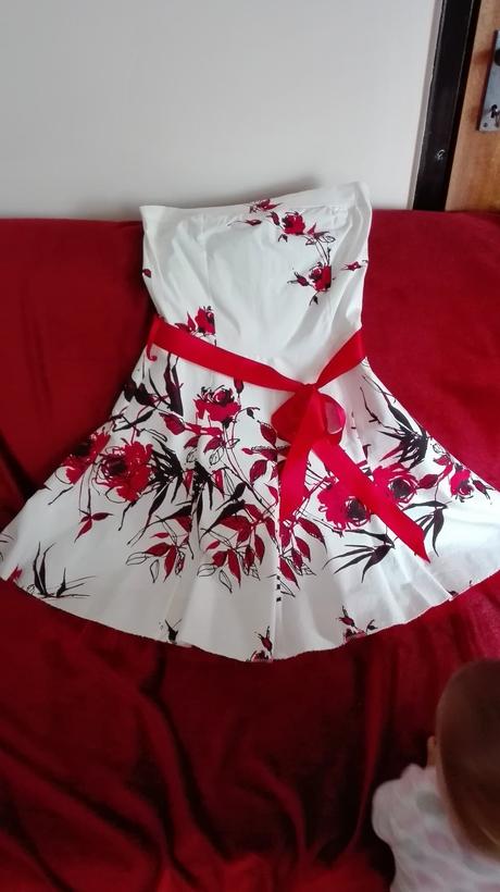 Šaty s kvetmi, 38