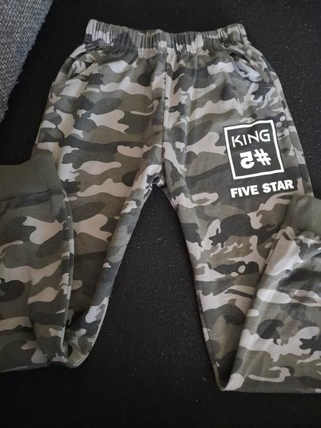 Teplakove nohavice, 146