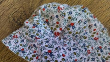 Klobúčik kvetinky, 98