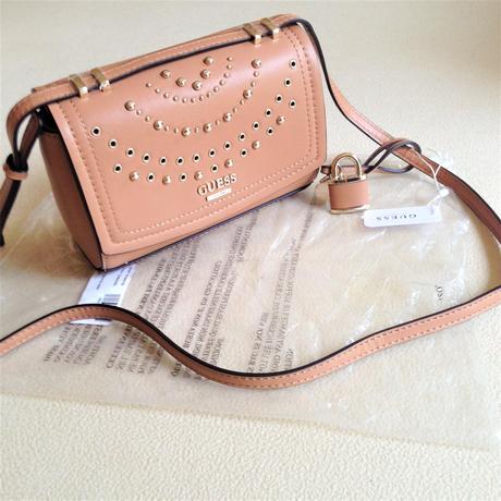 Guess crossbody kabelka 19 x 14 x 9 cm, guess