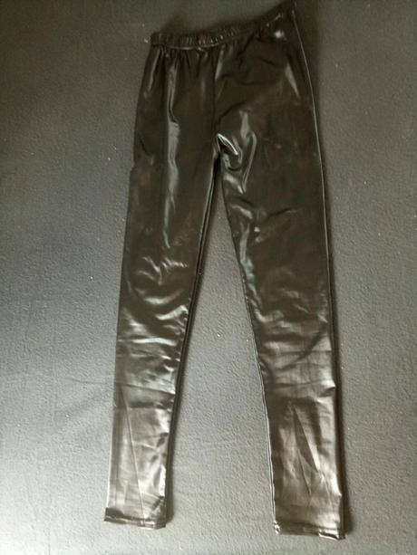 Koženkové legíny, 