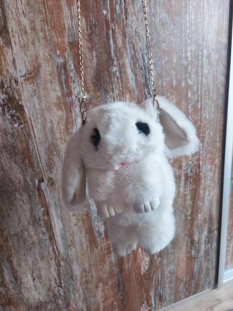 Kabelka alebo malý batôžtek zajačik, 