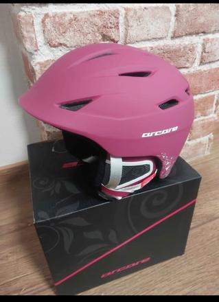 Lyžiarska prilba, l