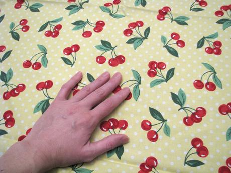 Bavlnená látka - čerešne,