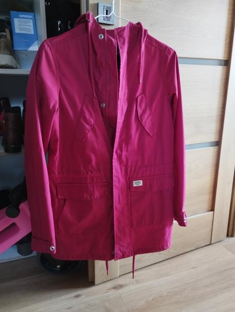 Krásna bordová parka cropp, 36