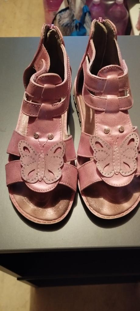 Ružové sandalky, 33