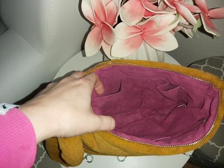 Huňatá kabelka reserved, reserved