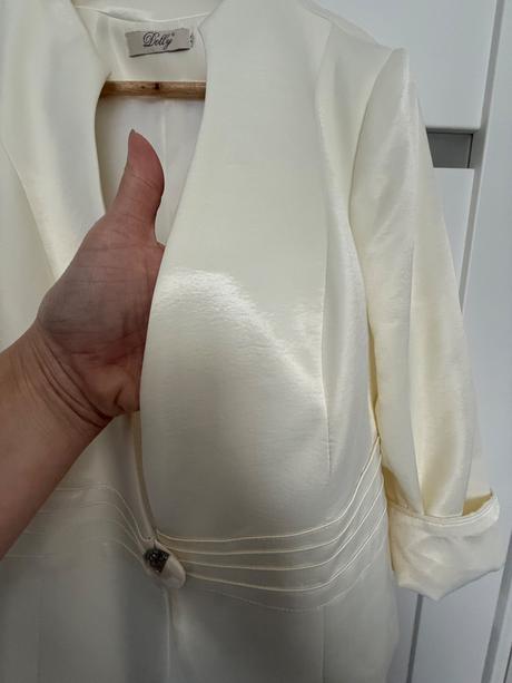 Saténové podšité sako, 44