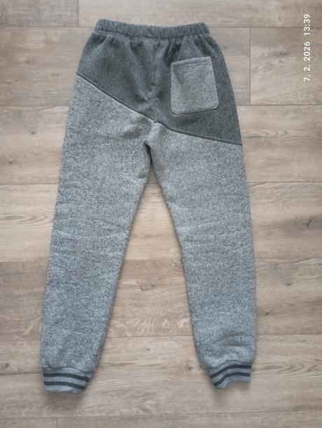 Hrubé teplé tepláky, 152