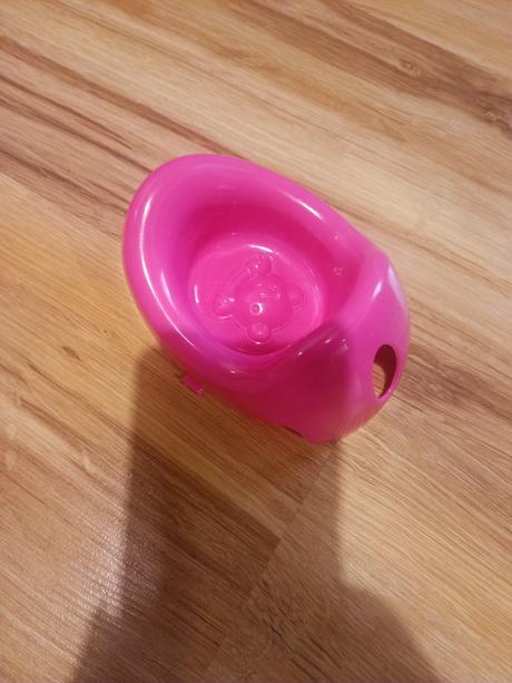 Stolička na kŕmenie alebo nosic pre babiku, 