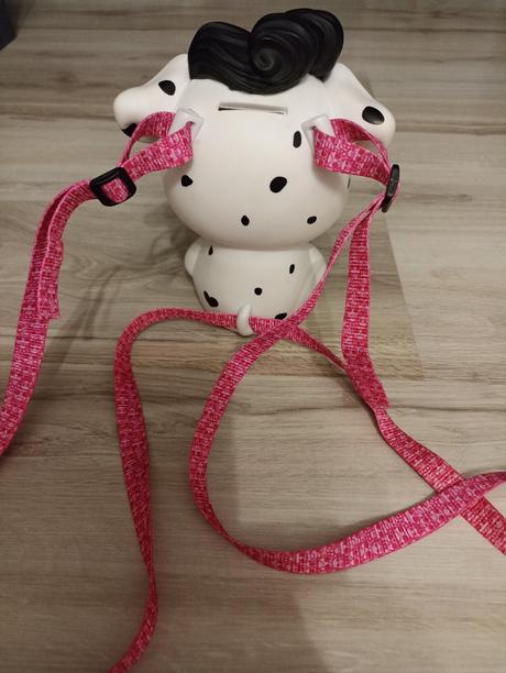 Lol pokladnička s batôzkom,