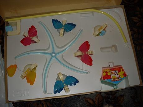 Retro kolotoč nad postielku,