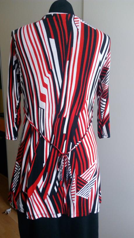 Top s asymetrickym vzorom zn. debenhans, 42