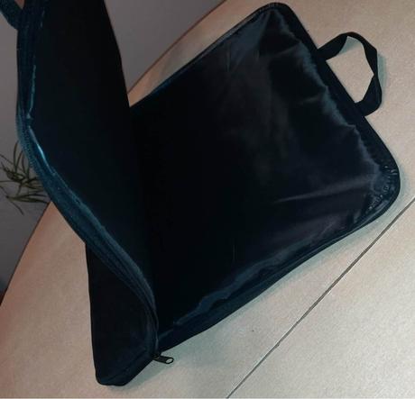 Predám obal (tašku) na notebook,