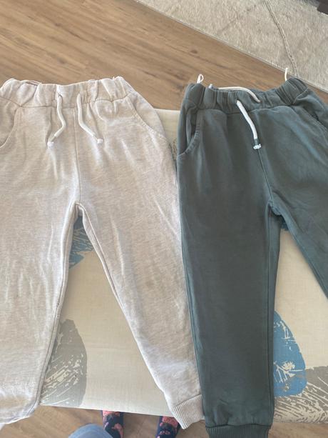 Mikiny s teplákmi, 98