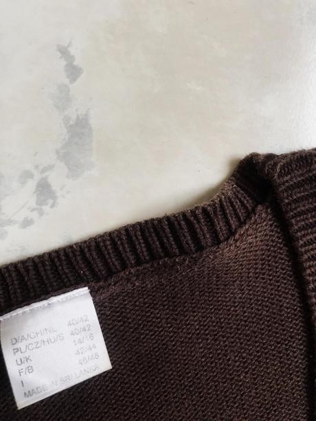 Cvernový sýtohnedý pulóver, l