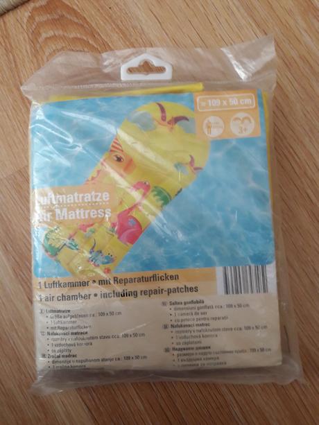 Nafukovacie lehátko do vody,