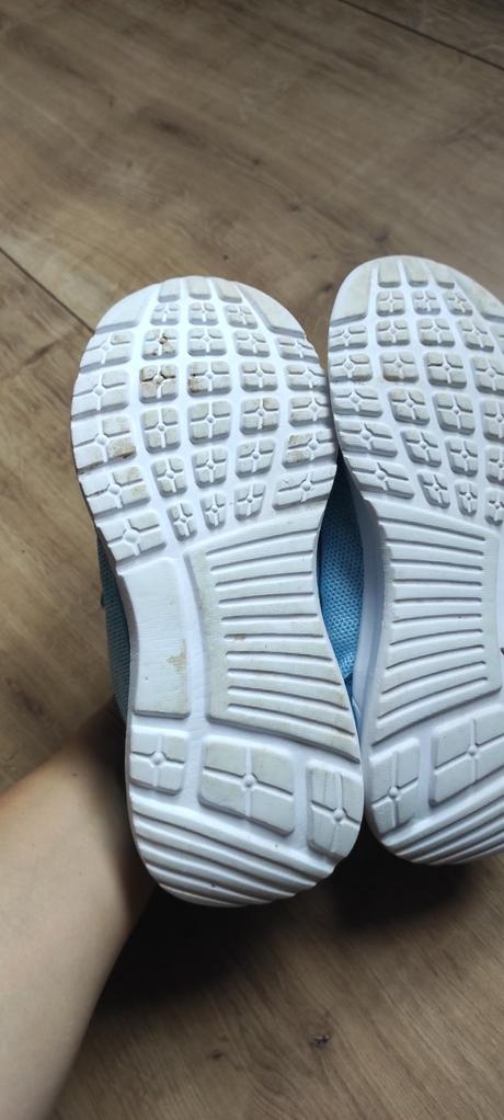 Tenisky, authority,34