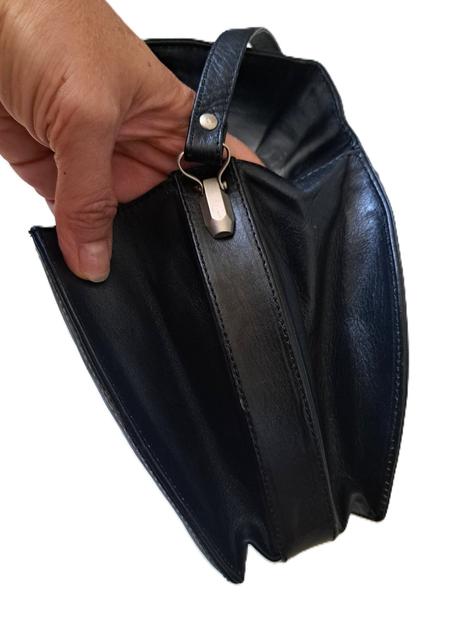 Dámska kožená crossbody kabelka zn. aigner,