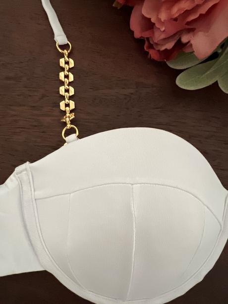 Plavky stali 380 eur, s