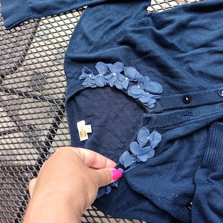 Krásny svetrík s kvetinkami, 122