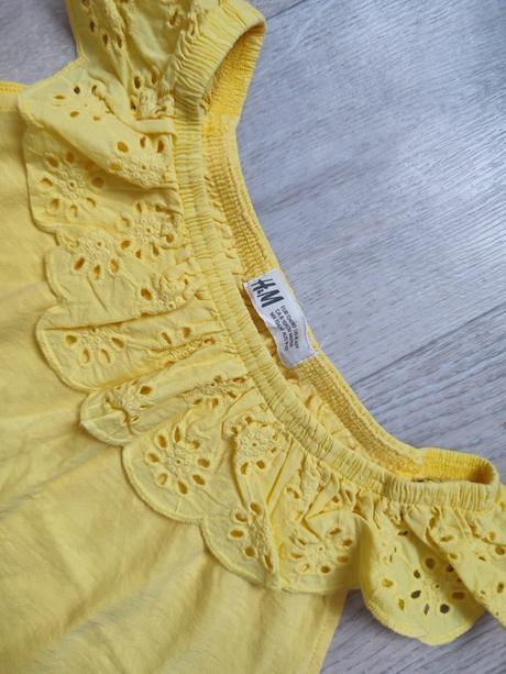 Top s volánom, h&m,134