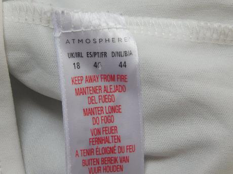 Pekne trendy elegantne šaty, atmosphere,44