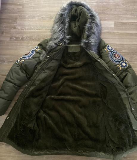 Oteplená krásna zimná bunda s prešivanim na rukáve, xl