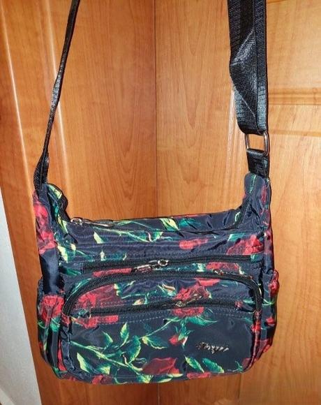 Kvietkovaná peknučká kabeločka, 