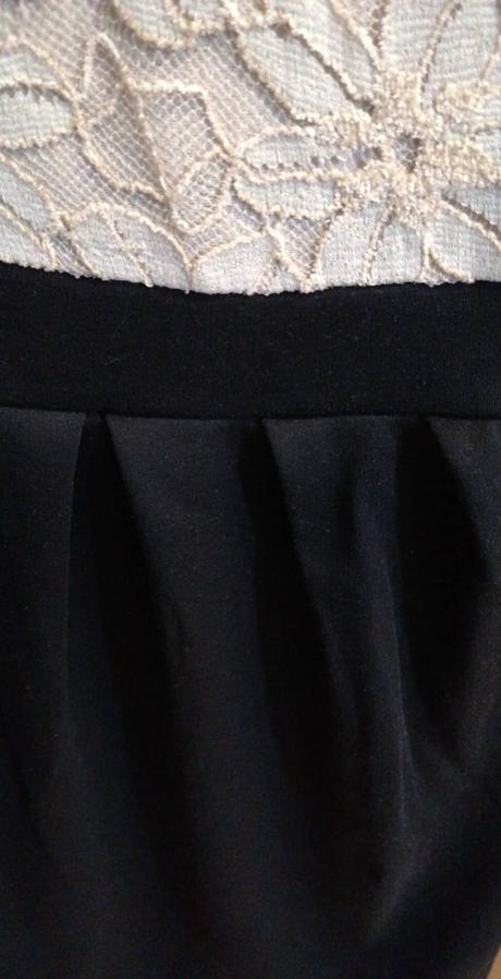 Béžovočierne čipkované šaty s/m, m