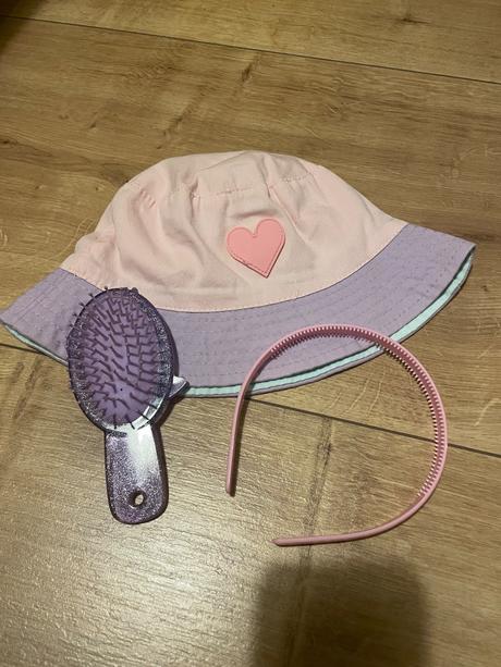 4 saty vel. 134/140 + 3 kabelky a dalsie doplnky, h&m,134