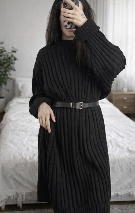 Čierne svetrove šaty, 
