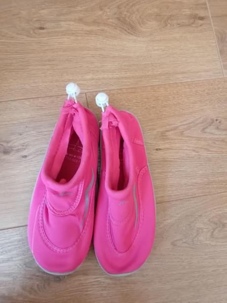 Topánky do vody, 33