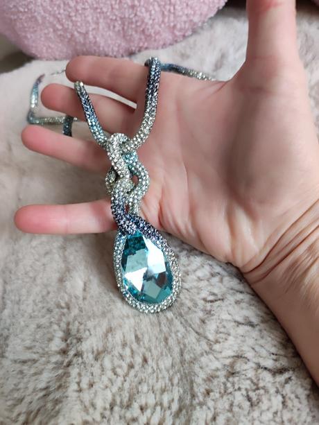 Dámsky náhrdelník, 