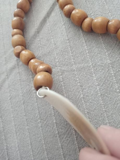 Retiazka drevo+mušľa, 