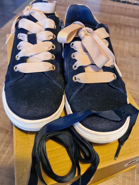 Semišové topánky, baťa,33