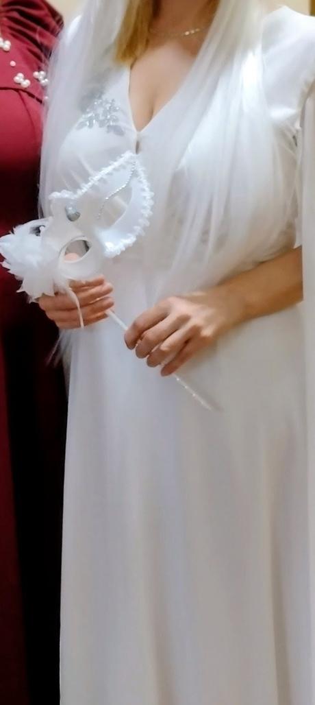 Šaty na karneval alebo ples, 