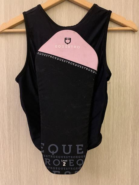 Ochranná (súťažná) vesta na kone, zandona