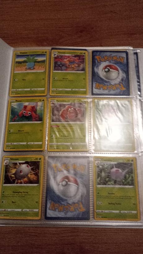 Predám albumu z pokemon kartami, 