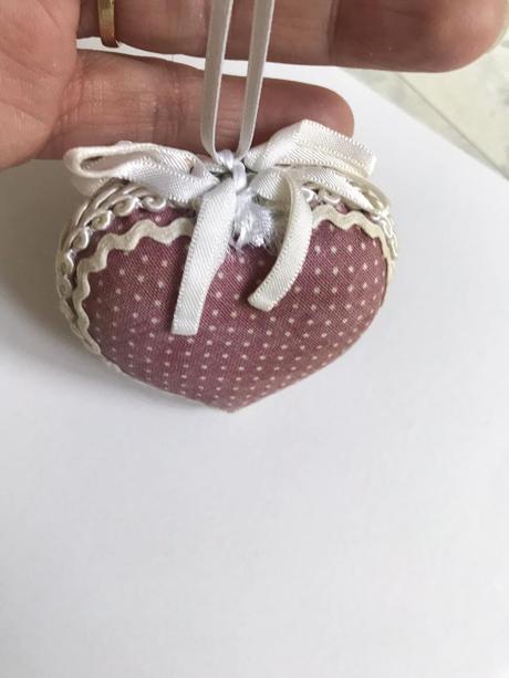 Vianočné dekorácie /srdiečka 5 ks, 