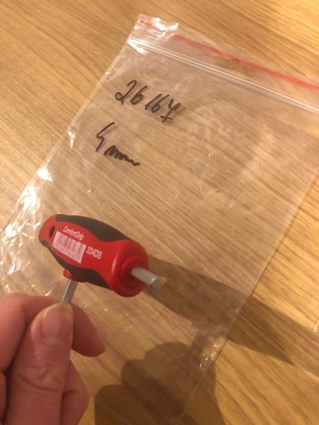 Kluc na nastavenie pritlaku na plastovych oknach,