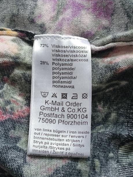 Kvalitný kvetovaný svetrík, 48