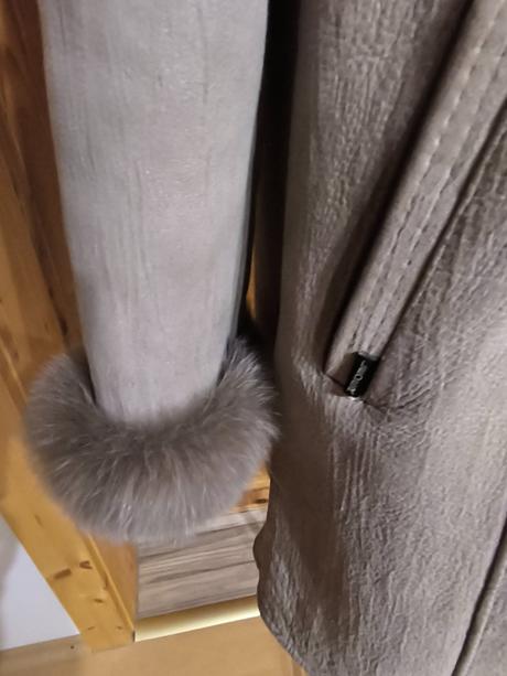 Béžový pravý kožuch, <50