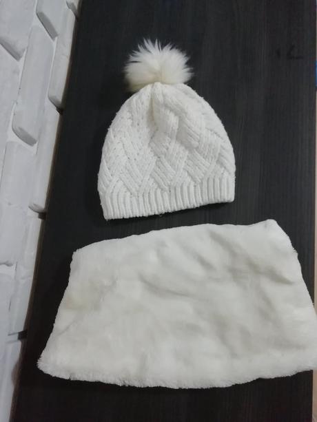 Biely komplet ciapka a kpzusinkovy tunel uni,